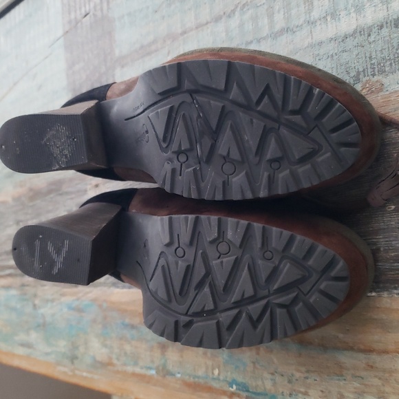 Earthies Suede Platforms 6.5B - Picture 7 of 9